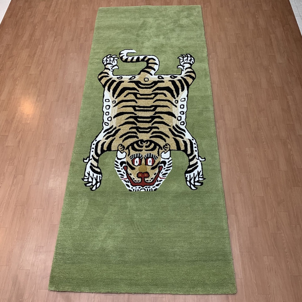 CUSTOM PET YARN TIGER 57"X144" RUG