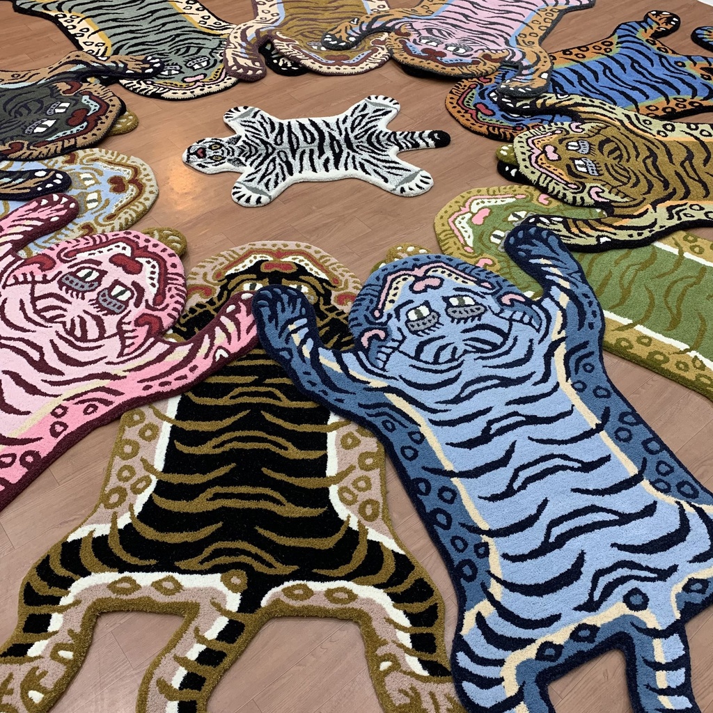 TIBETAN TIGER 2 3X5 ASSORTED HAND TUFTED RUG
